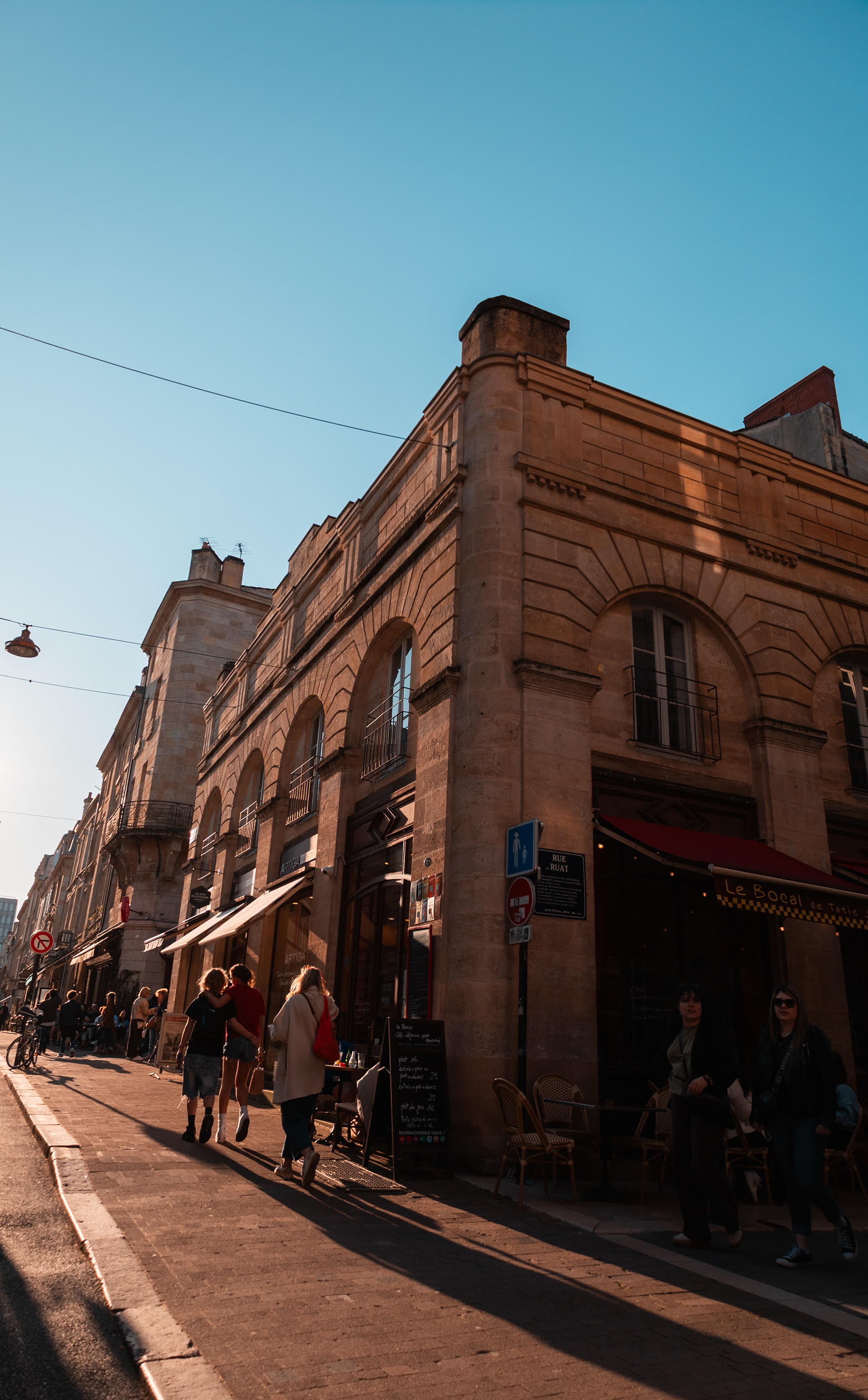 Bordeaux frame 3