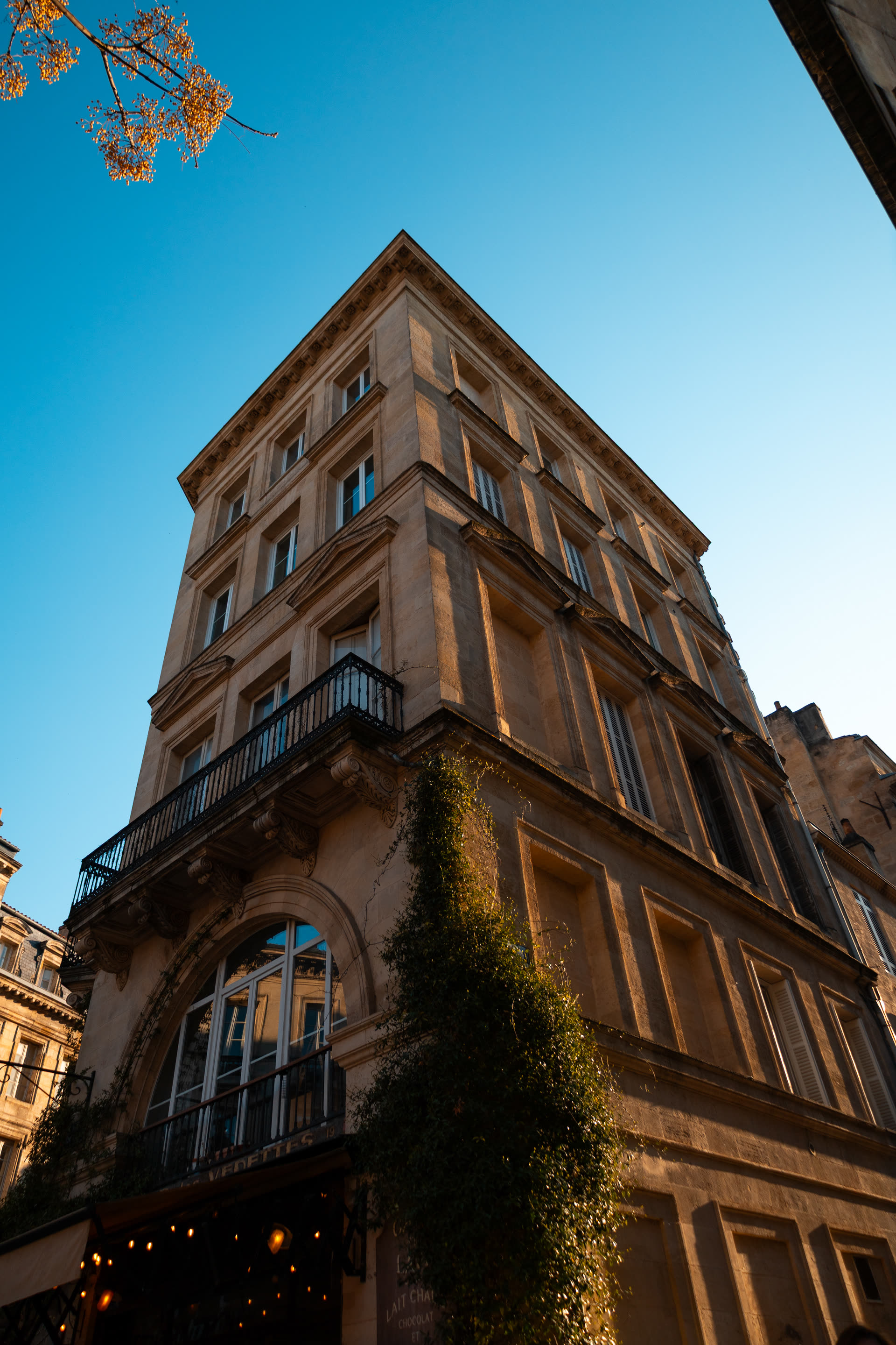 Bordeaux frame 4